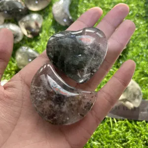Wholesale 30 mm Garden quartz Heart and Moon Crystal Phantom quartz Heart Healing Gems Love Heart
