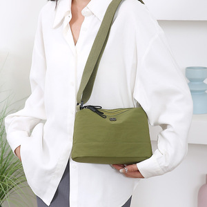 OEM New Casual Lightweight Large Capacity Fashionable Waterproof Portable Zip Waterproof Shoulder Sling Bag - Product Image 4