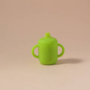 Gobelet en silicone transparent sans BPA pour bébé, personnalisable OEM, tasse d'apprentissage en gel de silice pour tout-petits, gobelet d'apprentissage en silicone pour bébé - Product Image 5