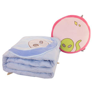 Manta de almohada de dibujos animados lindo <span class=keywords><strong>alienígena</strong></span> UFO multifuncional 2 en 1 antiestático lavable a mano portátil plegable para el hogar - Product Image 1