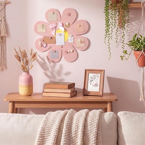 Tableau d'affichage <span class=keywords><strong>en</strong></span> feutre Rose Marguerite – Mignon panneau à épingles <span class=keywords><strong>pour</strong></span> la maison, le bureau ou la salle de classe, idéal <span class=keywords><strong>pour</strong></span> créer un tableau de vision inspirant ou un présentoir photo - Product Image 5