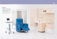 Fauteuil médical mobile réglable avec table latérale pliable et roulettes pour la récupération des patients et les soins infirmiers