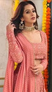 Qualité supérieure brodée avec séquence de 3mm Lehenga Choli à vendre auprès d'un fournisseur indien au prix d'exportation - Product Image 3