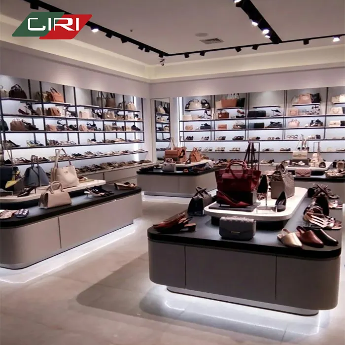 CIRI Supports de support debout haut de gamme de conception de boutique de chaussures personnalisée en usine Supports de présentation de chaussures en métal doré