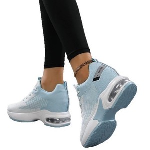 Baskets compensées invisibles pour femmes, rouges et blanches, à coussin d'air, respirantes en maille, rehaussantes, pour la course - Product Image 5