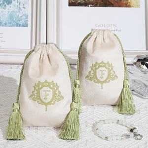 Sacchetto in Velluto Super Morbido con Logo Personalizzato Stampato e Nappina per Profumi Gioielli Confezione Regalo Sacchetto Antipolvere in Velluto - Product Image 5