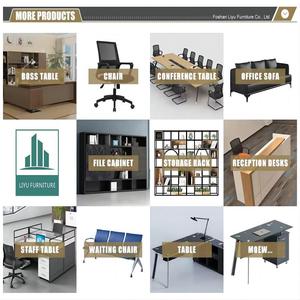 Muebles de oficina modernos Liyu, mesa de ordenador de cristal negro a la moda con marco de Metal extensible convertible para uso en el hogar y la Oficina - Product Image 5