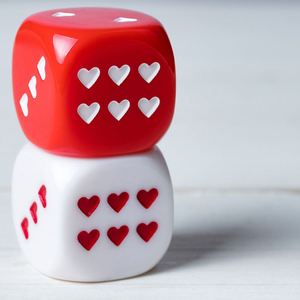 Dados Acrílicos de 25 mm con 6 Caras, Corazones Blancos y Rojos, Corazón Amoroso - Product Image 1
