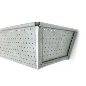 Moule à pain Pullman en alliage d'aluminium perforé autour personnalisé avec tige - Product Image 5