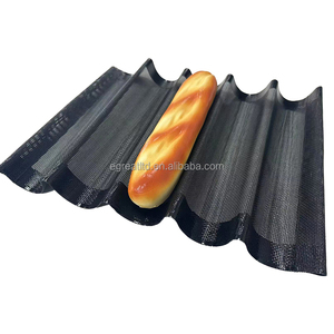 Tapete de Silicona Perforado Ecológico para Hornear Pan Francés, Antiadherente, Apto para Lavavajillas y Horno, para 5 Panes, con Duración de 90 Días - Product Image 1