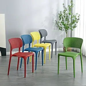 Chaises de salle à manger empilables de négociation de chaise d'extérieur en plastique PP contemporain de vente chaude