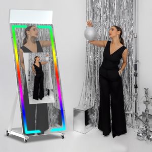 Vanplex Photomaton miroir magique grand format de 65 pouces avec écran de 32 pouces, imprimante et appareil photo intégrés, pack de transport standard pour l'aviation - Product Image 1