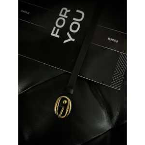 เข็มขัดผู้หญิงฟิโอริพร้อมหัวเข็มขัดโลหะผสมรูปวงรีสไตล์ลำลองหนัง PU สีดำ - Product Image 1