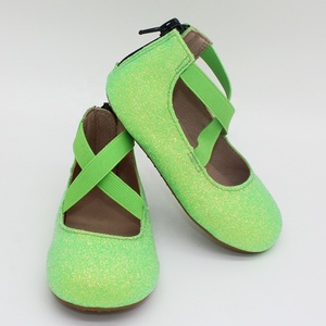 Zapatos planos de cuero para bebés, calzado personalizado sin color brillante, gran oferta, 2023 - Product Image 3