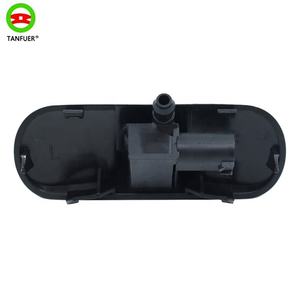 <span class=keywords><strong>Prix</strong></span> de gros 8J0955987G 8J0955988G 1 paire de buses de lave-glace de remplacement de jet de pulvérisation pour <span class=keywords><strong>Audi</strong></span> A5 A1 <span class=keywords><strong>A3</strong></span> A4 A8 Q7 TT - Product Image 2