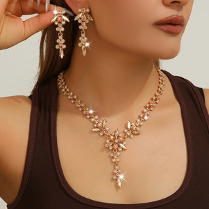 Conjunto de collar y pendientes de cristal con cadena de aleación, estilo explosión transfronteriza europea y americana, de gran impacto, para novia y boda - Product Image 1