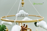 Produits pour bébé Vente en gros Boho Coran Feutre Safari Animaux de la forêt Jouets suspendus Mobiles pour berceau de chambre d'enfant Mobiles pour bébé faits à la main