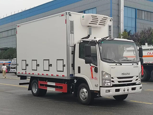 Camion Isuzu KV100 per il trasporto di pulcini, pollame vivo e bestiame, con rimorchio ventilato a doppia temperatura - Product Image 6