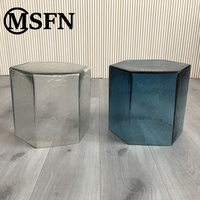 Table d'appoint hexagonale en verre ondulé bleu, style artistique moderne, vente directe usine, idéale pour villa, salon, chambre, hôtel, durable