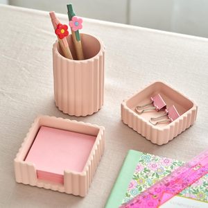 Ensemble d'accessoires de <span class=keywords><strong>bureau</strong></span> esthétiques modernes, lot de 3, organiseurs élégants en béton <span class=keywords><strong>rose</strong></span> pour stylos et fournitures de <span class=keywords><strong>bureau</strong></span> - Product Image 6