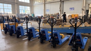 รถยกพาเลทแบบแมนนวล รุ่นประหยัด 3000 กก. OEM <span class=keywords><strong>BF</strong></span>-C ซีรีส์ <span class=keywords><strong>ยาง</strong></span>โพลียูรีเทนสำหรับทุกพื้นผิว แข็งแรงทนทาน - Product Image 4