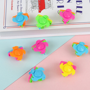 Mini toupie colorée rotative pour enfants de 4 à 6 ans, cadeau unisexe, vente en gros - Product Image 4