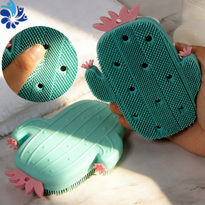 Brosse nettoyante pour le visage en silicone en forme de cactus, éponge de bain vert clair, brosse de massage manuelle pour le visage et le bébé - Product Image 3