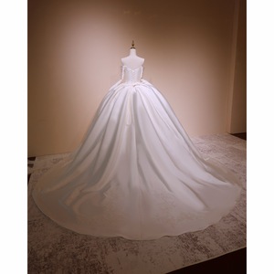 Robe <span class=keywords><strong>de</strong></span> <span class=keywords><strong>mariée</strong></span> élégante ivoire grande taille à manches longues avec dentelle florale, taille basque en satin, style princesse <span class=keywords><strong>pour</strong></span> <span class=keywords><strong>la</strong></span> <span class=keywords><strong>mariée</strong></span> - Product Image 3