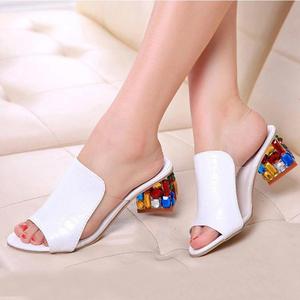 Chaussures d'été chinoises pour femmes, antidérapantes, décontractées, à bout ouvert, talons moyens, sandales en cuir véritable pour dames, 2022 - Product Image 1