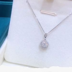 เครื่องประดับทองคำแท้ 18k ซินฟลาย จี้เพชร 0.2 กะรัต แบบกรอบคู่ พร้อมสร้อยคอ - Product Image 1