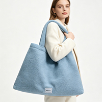 Sac fourre-tout esthétique en polaire Teddy pour femme, cadeau de Noël confortable pour l'hiver, sac à bandoulière surdimensionné grande capacité avec fermeture magnétique