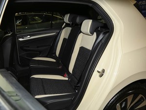 Volkswagen <span class=keywords><strong>Golf</strong></span> 300 <span class=keywords><strong>TSI</strong></span> en Stock, Sedán Compacto de Gasolina con Motor Turboalimentado, Neumáticos R17, Techo Solar, Encendido por Botón - Product Image 6