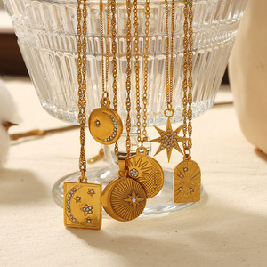 สร้อยคอจี้สแตนเลสชุบทองสไตล์ยุโรปอเมริกัน พร้อมจี้รูปดาวและพระจันทร์ สำหรับผู้หญิง ของขวัญเครื่องประดับ - Product Image 3