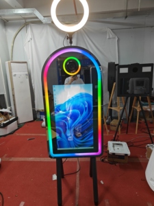 Miroir Photo Magique 45 pouces <span class=keywords><strong>le</strong></span> <span class=keywords><strong>Moins</strong></span> <span class=keywords><strong>Cher</strong></span> 2026, avec Caméra et Imprimante à Écran Tactile 32 pouces, Miroir Photo Selfie - Product Image 3