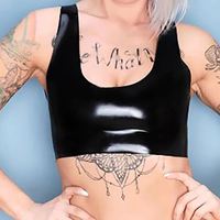 Usine de Latex de Chine peut être personnalisé sous-vêtements de sexe pour femmes Latex Sexy Corset fronde boucle en métal soutien-gorge en Latex