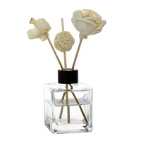 Échantillon gratuit Vente en gros Verre 100 ml 150ml 200ml 4oz Bouteille vide carrée de luxe pour la décoration d'intérieur