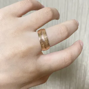 แหวนแฟชั่นรูปหัวใจใบไม้หรูหราสำหรับผู้หญิงแหวนเครื่องประดับชุบทอง18K จากดูไบตะวันออกกลางสุดหรู