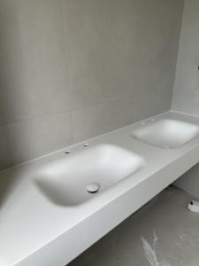 Fregadero de baño de piedra artificial integrado de diseño moderno y <span class=keywords><strong>encimera</strong></span> de <span class=keywords><strong>lavabo</strong></span> con escurridor pulido - Product Image 4