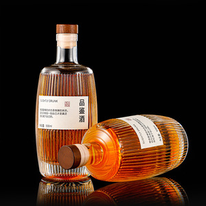 Nouvelle bouteille en verre ronde à rayures verticales <span class=keywords><strong>de</strong></span> 500 ml, design personnalisé pour gin, spiritueux, vodka, whisky, liqueur, jus, <span class=keywords><strong>vin</strong></span> avec bouchon en caoutchouc - Product Image 1