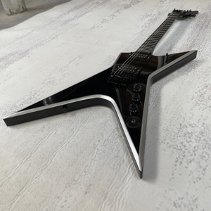 Guitare électrique noire de marque Was.Bu.n, corps en acajou, touche en palissandre, micros HH, filet gris, incrustation vierge, pont noir, trémolo - Product Image 3