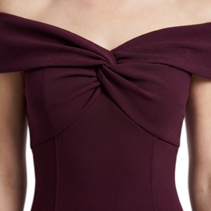<span class=keywords><strong>Robe</strong></span> de cocktail bordeaux à épaules <span class=keywords><strong>d</strong></span>énudées avec nœud, coupe fourreau, longueur <span class=keywords><strong>genou</strong></span>, <span class=keywords><strong>d</strong></span>écolleté cœur, drapée, pour soirée, OEM ODM, directement de l'usine, ajustée - Product Image 2