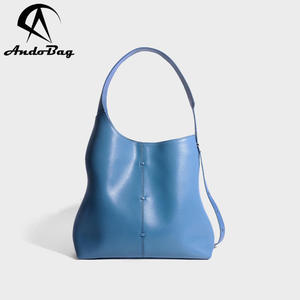 กระเป๋าถือหนังแท้ AndoBag รุ่นใหม่ แฟชั่น ทรงวินเทจ ขนาดใหญ่ สำหรับผู้หญิง สไตล์เกาหลี ทันสมัย สะพายข้าง สะพายไหล่ รุ่น 2396 - Product Image 1