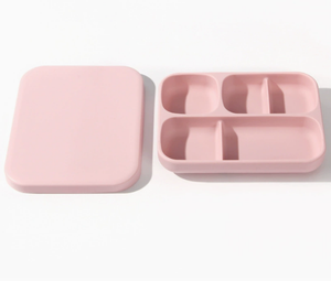 Vente en gros ODM et OEM d'assiettes à <span class=keywords><strong>repas</strong></span> pour bébés de qualité alimentaire de forme carrée avec <span class=keywords><strong>ventouse</strong></span> sectionnée anti-chute pour nourrissons - Product Image 3
