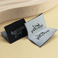 Étiquettes tissées personnalisées en gros avec logo en relief pour vêtements, étiquettes en satin/soie à coudre sur col de vêtement, étiquettes de lavage pliées pour textiles