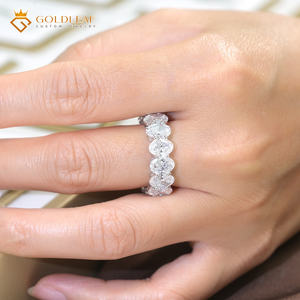Bague de fiançailles de luxe personnalisée en or 18k 14k 10k avec diamant de laboratoire IGI 5-10 carats, ovale VVS VS DEF, Goldleafgem - Product Image 5