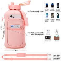 Meilleure vente Bouteille d'eau personnalisée de 2,2 L avec manchon de rangement Grandes bouteilles en plastique dur pour les sports en salle de sport, Pichets d'eau avec suivi