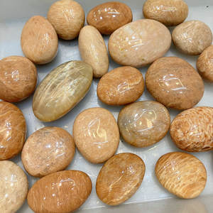 <span class=keywords><strong>Pierre</strong></span> <span class=keywords><strong>de</strong></span> <span class=keywords><strong>lune</strong></span> naturelle en cristal Orange <span class=keywords><strong>pierre</strong></span> d'énergie en forme <span class=keywords><strong>de</strong></span> forme libre pour la décoration - Product Image 3