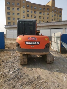 Miniexcavadora Usada Doosan DH60-7 de 6 Toneladas, Pequeña Excavadora de Orugas con Certificación CE EPA, Bomba Hidráulica KYB, Motor Doosan, Acoplador Rápido y Martillo Rompedor - Product Image 4