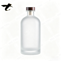 Bouteille de vin en cristal personnalisée de 700 ml avec bouchon en liège, surface givrée, option de gravure pour les spiritueux et les liqueurs - Livraison rapide