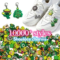 Breloques personnalisées 2D en PVC vert avec fermoir mousqueton pour lacets de baskets, idéales pour cadeaux promotionnels et merchandising de marque